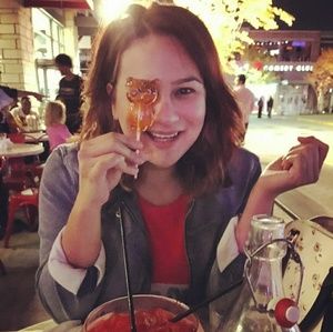 Meet your Posher, Angie